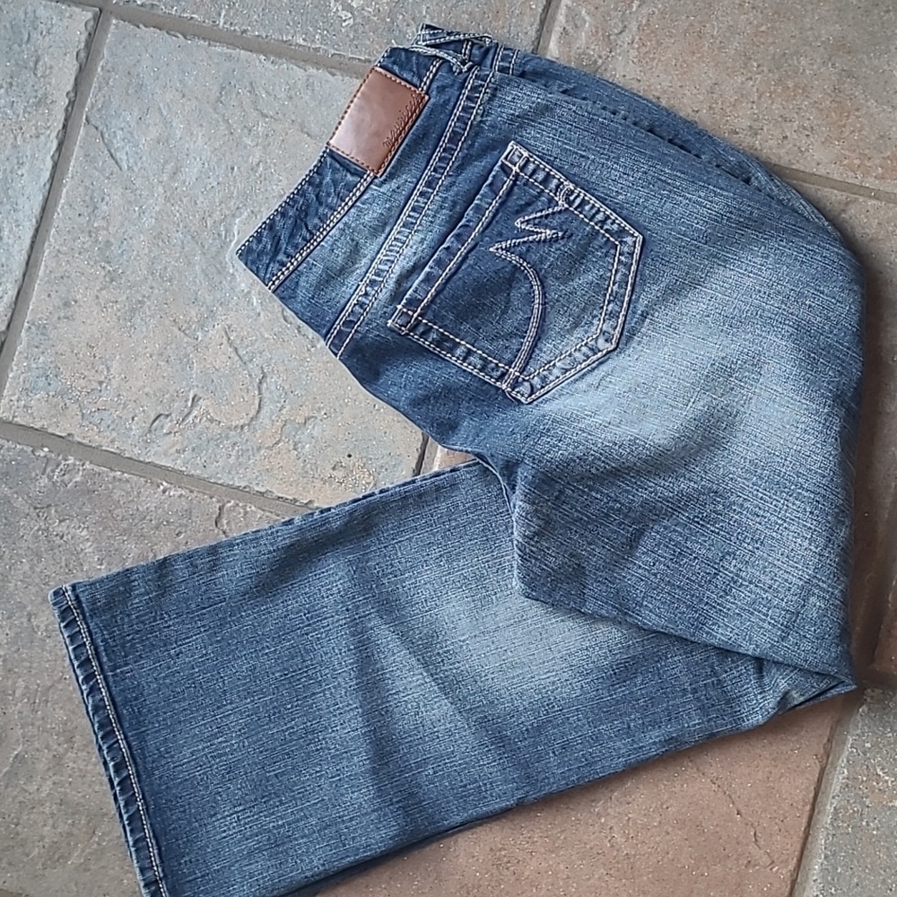 Maurices Womens 9 10 Extra Short stretch denim jeans embroidered pockets